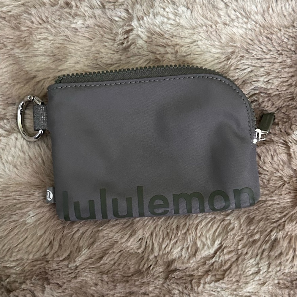 Lululemon Clippable Card Pouch